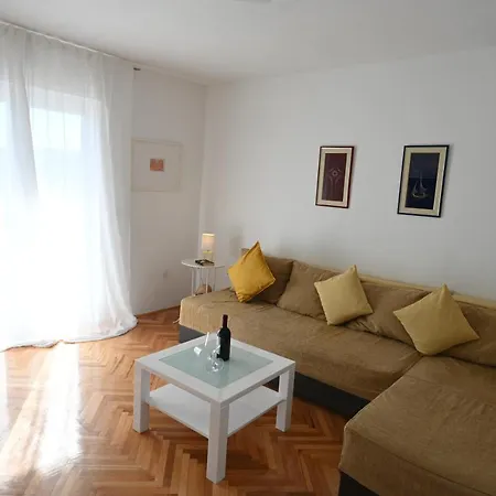 New Comfortable Vesna Appartement *