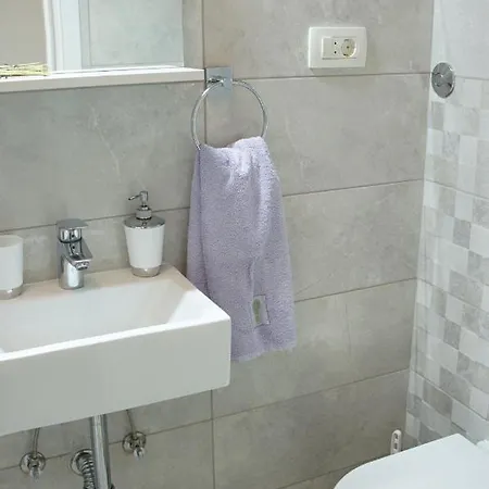 New Comfortable Vesna Apartment *